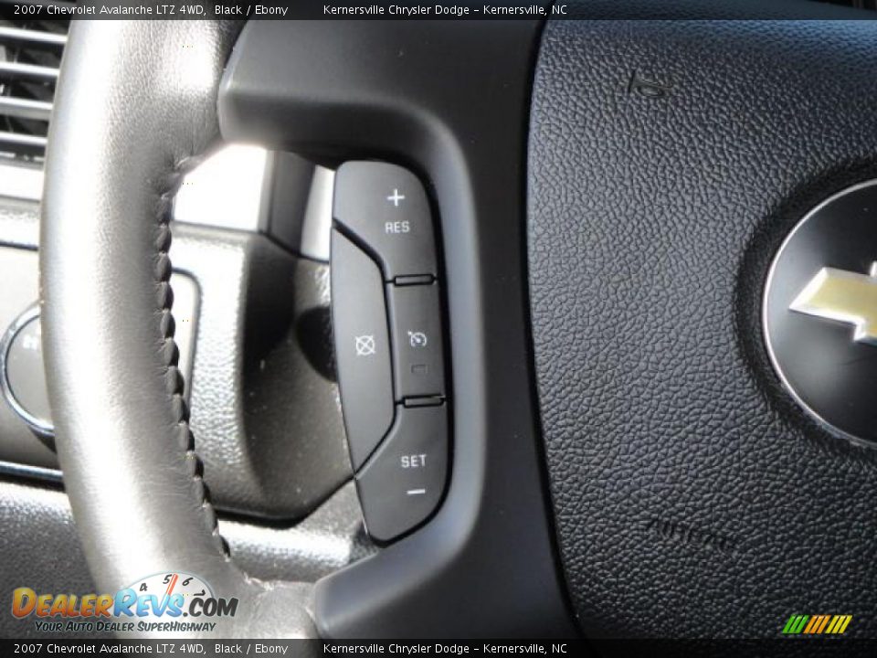 2007 Chevrolet Avalanche LTZ 4WD Black / Ebony Photo #18