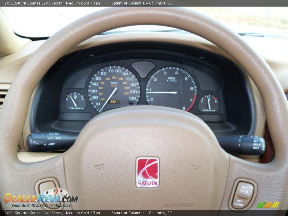 2001 Saturn L Series L200 Sedan Medium Gold / Tan Photo #27