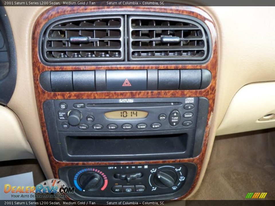 2001 Saturn L Series L200 Sedan Medium Gold / Tan Photo #29