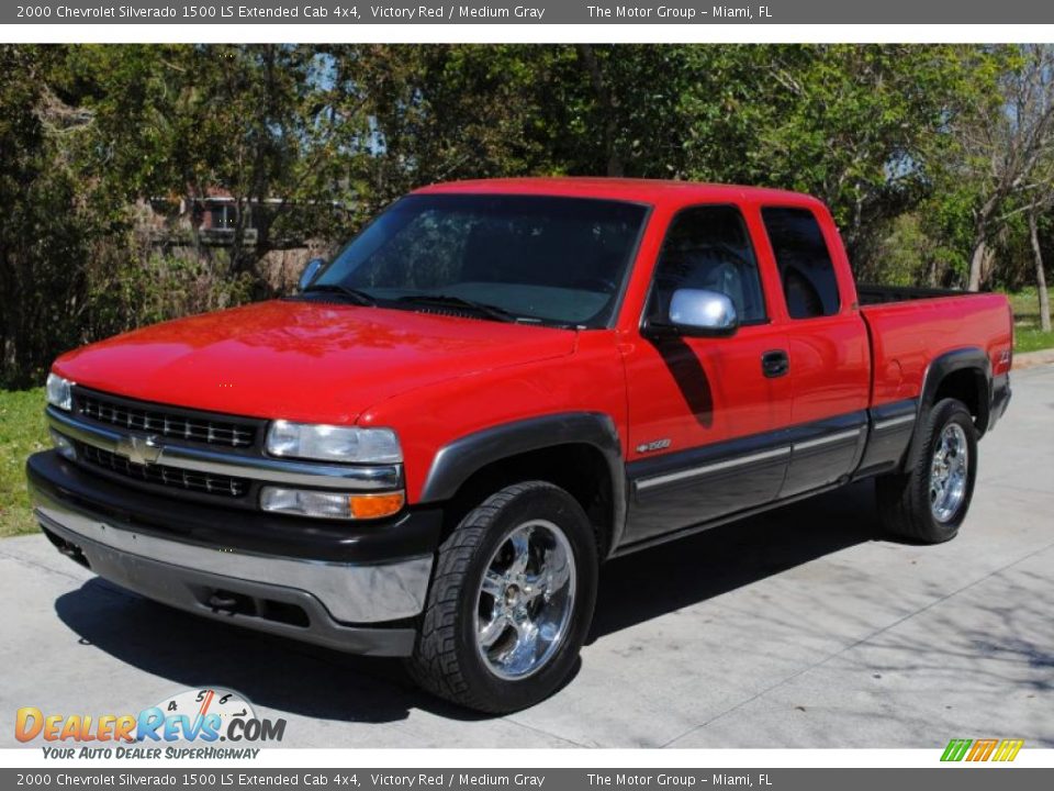 2000 Chevrolet Silverado 1500 LS Extended Cab 4x4 Victory Red / Medium Gray Photo #1