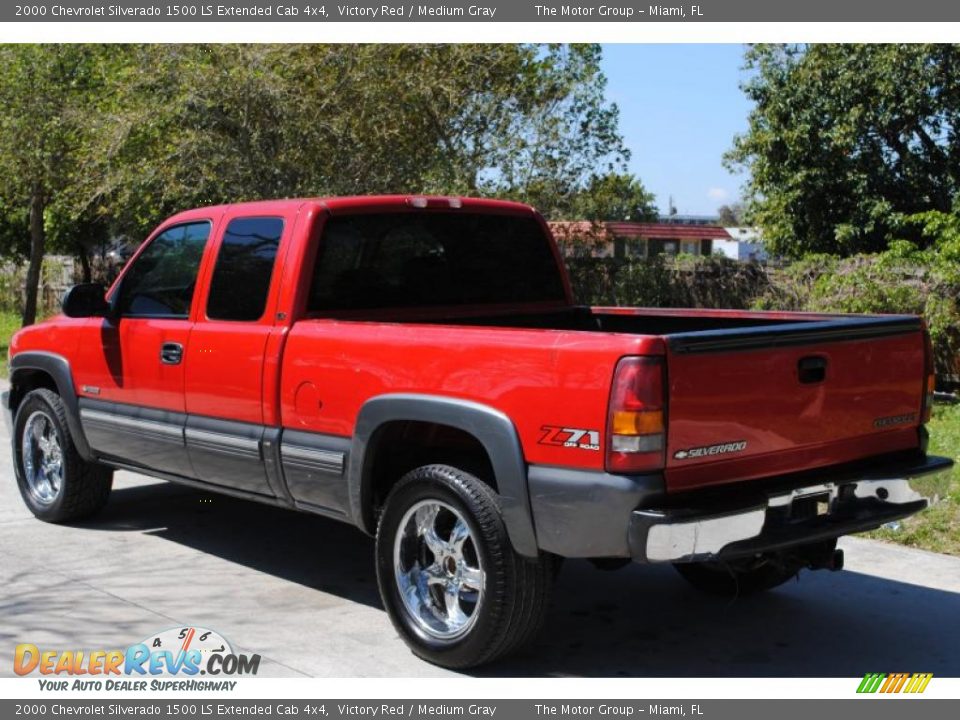 2000 Chevrolet Silverado 1500 LS Extended Cab 4x4 Victory Red / Medium Gray Photo #4