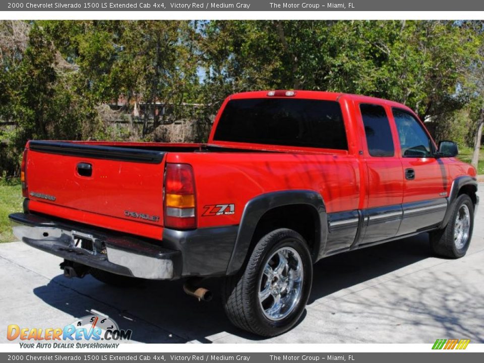 2000 Chevrolet Silverado 1500 LS Extended Cab 4x4 Victory Red / Medium Gray Photo #7