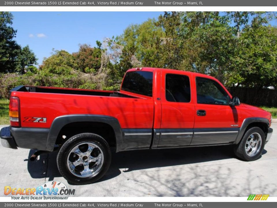 2000 Chevrolet Silverado 1500 LS Extended Cab 4x4 Victory Red / Medium Gray Photo #8