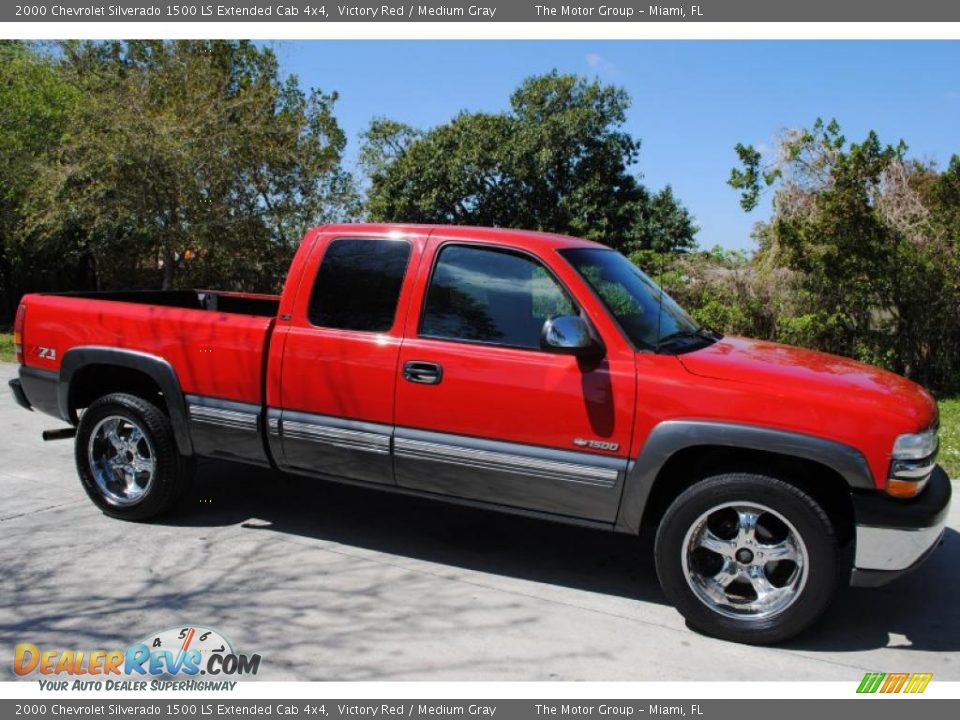 2000 Chevrolet Silverado 1500 LS Extended Cab 4x4 Victory Red / Medium Gray Photo #9