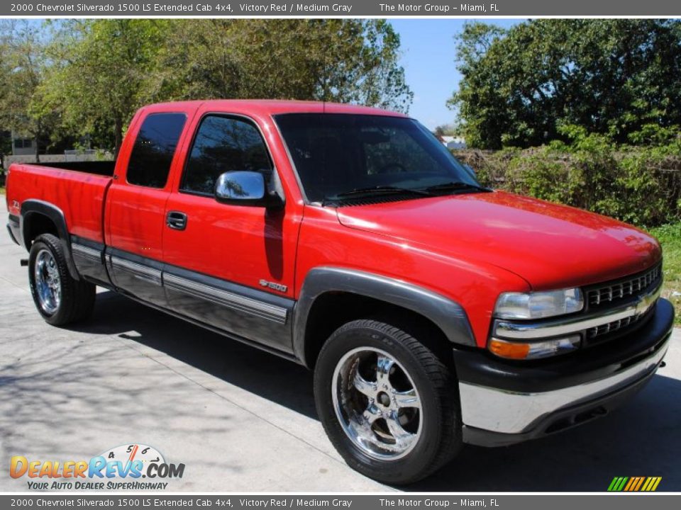 2000 Chevrolet Silverado 1500 LS Extended Cab 4x4 Victory Red / Medium Gray Photo #10