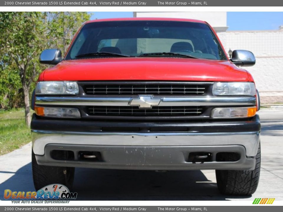 2000 Chevrolet Silverado 1500 LS Extended Cab 4x4 Victory Red / Medium Gray Photo #11