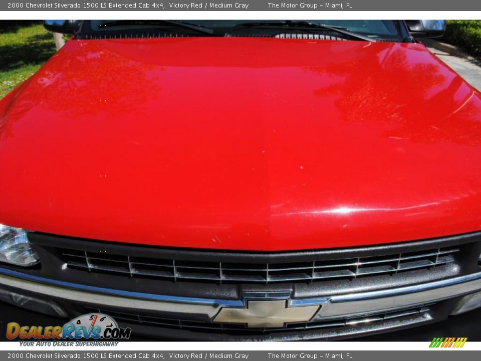 2000 Chevrolet Silverado 1500 LS Extended Cab 4x4 Victory Red / Medium Gray Photo #12