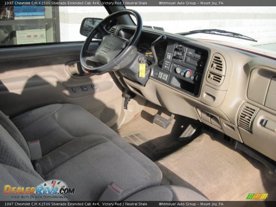 1997 Chevrolet C/K K1500 Silverado Extended Cab 4x4 Victory Red / Neutral Shale Photo #7