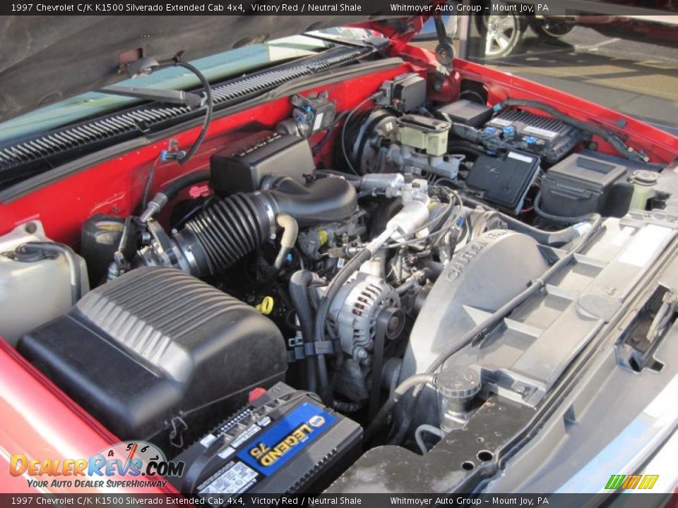 1997 Chevrolet C/K K1500 Silverado Extended Cab 4x4 Victory Red / Neutral Shale Photo #9
