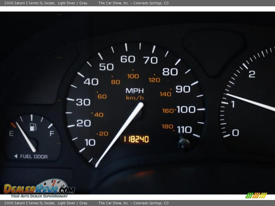 2000 Saturn S Series SL Sedan Light Silver / Gray Photo #9