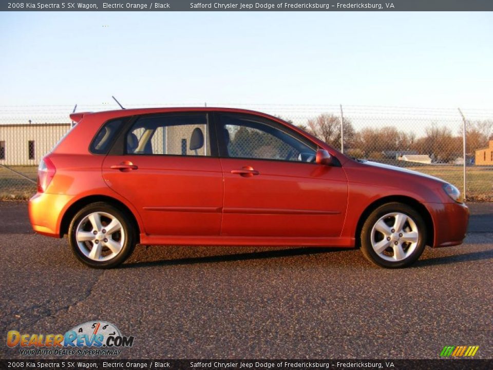 2008 Kia Spectra 5 SX Wagon Electric Orange / Black Photo #4