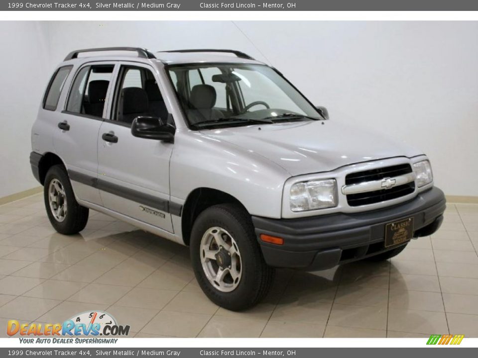 1999 Chevrolet Tracker 4x4 Silver Metallic / Medium Gray Photo #1