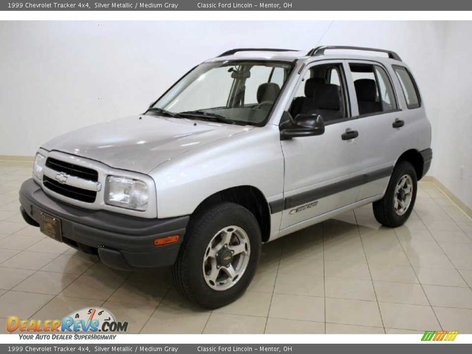 1999 Chevrolet Tracker 4x4 Silver Metallic / Medium Gray Photo #3