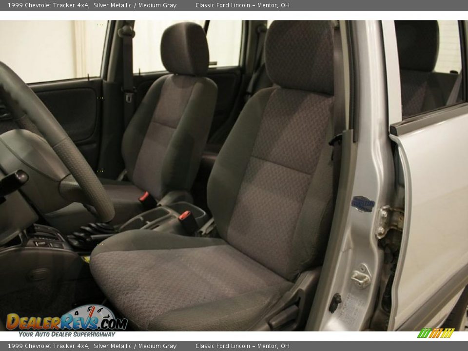 1999 Chevrolet Tracker 4x4 Silver Metallic / Medium Gray Photo #10