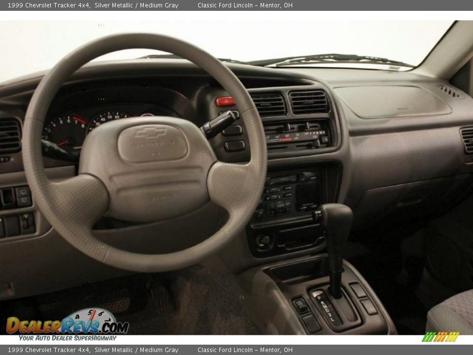 1999 Chevrolet Tracker 4x4 Silver Metallic / Medium Gray Photo #11