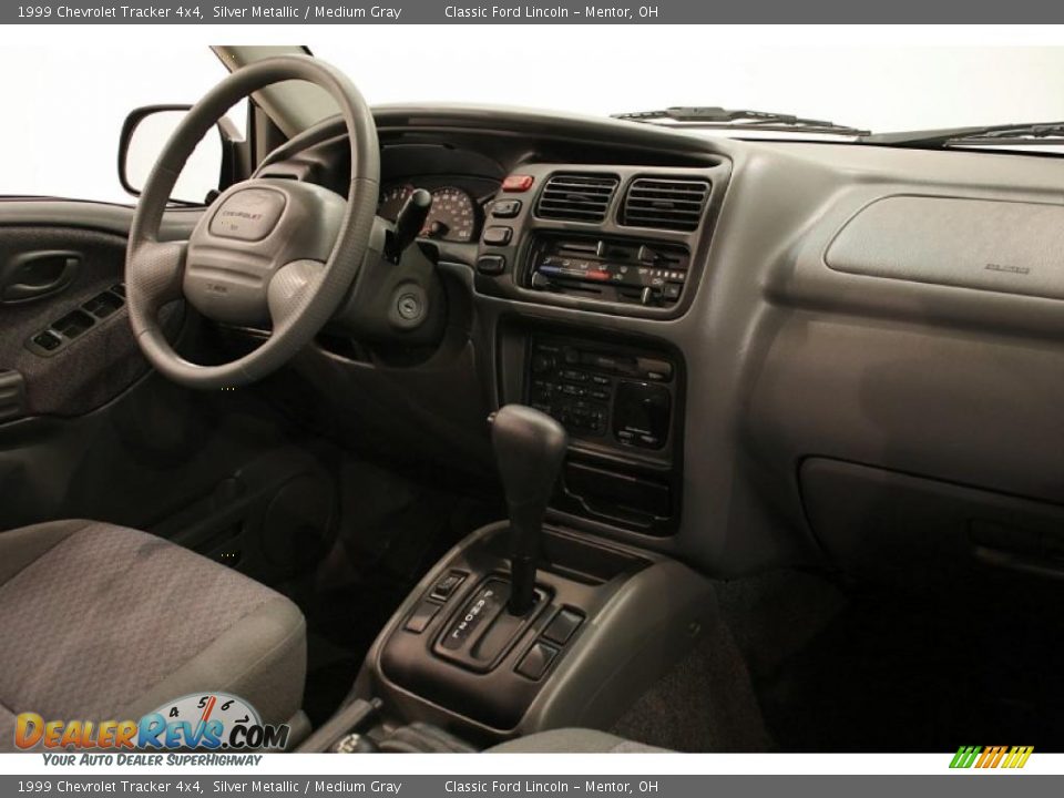 1999 Chevrolet Tracker 4x4 Silver Metallic / Medium Gray Photo #19