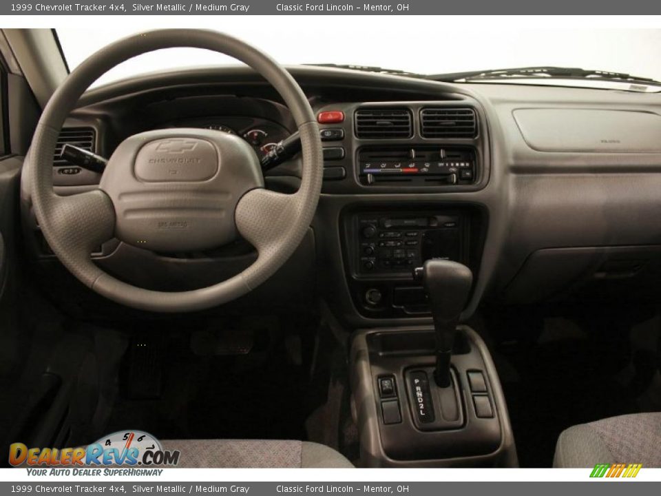 1999 Chevrolet Tracker 4x4 Silver Metallic / Medium Gray Photo #23