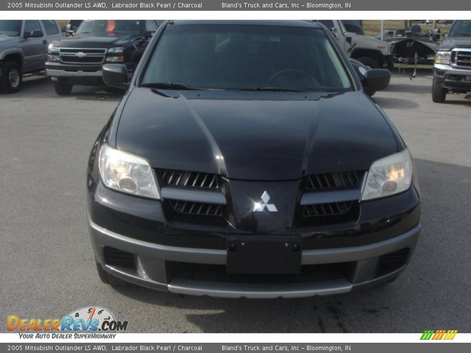 2005 Mitsubishi Outlander LS AWD Labrador Black Pearl / Charcoal Photo #5