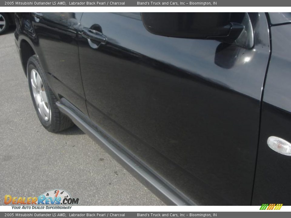 2005 Mitsubishi Outlander LS AWD Labrador Black Pearl / Charcoal Photo #7