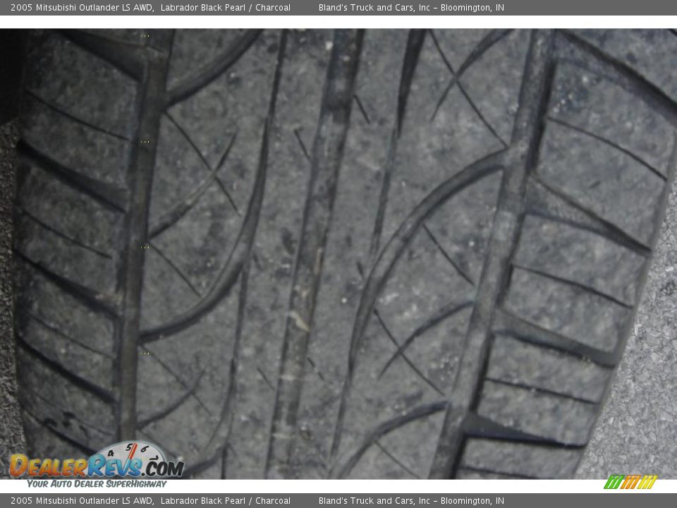 2005 Mitsubishi Outlander LS AWD Labrador Black Pearl / Charcoal Photo #9