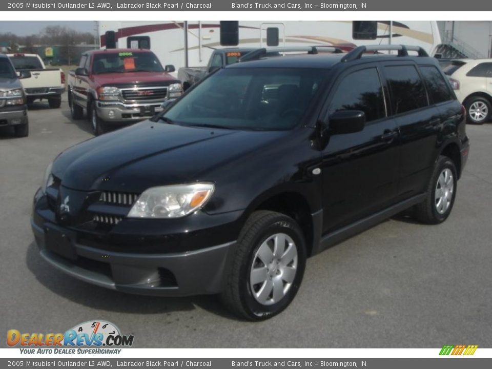 2005 Mitsubishi Outlander LS AWD Labrador Black Pearl / Charcoal Photo #10