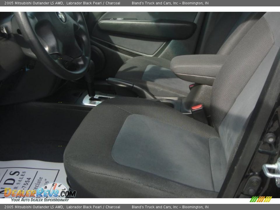 2005 Mitsubishi Outlander LS AWD Labrador Black Pearl / Charcoal Photo #18