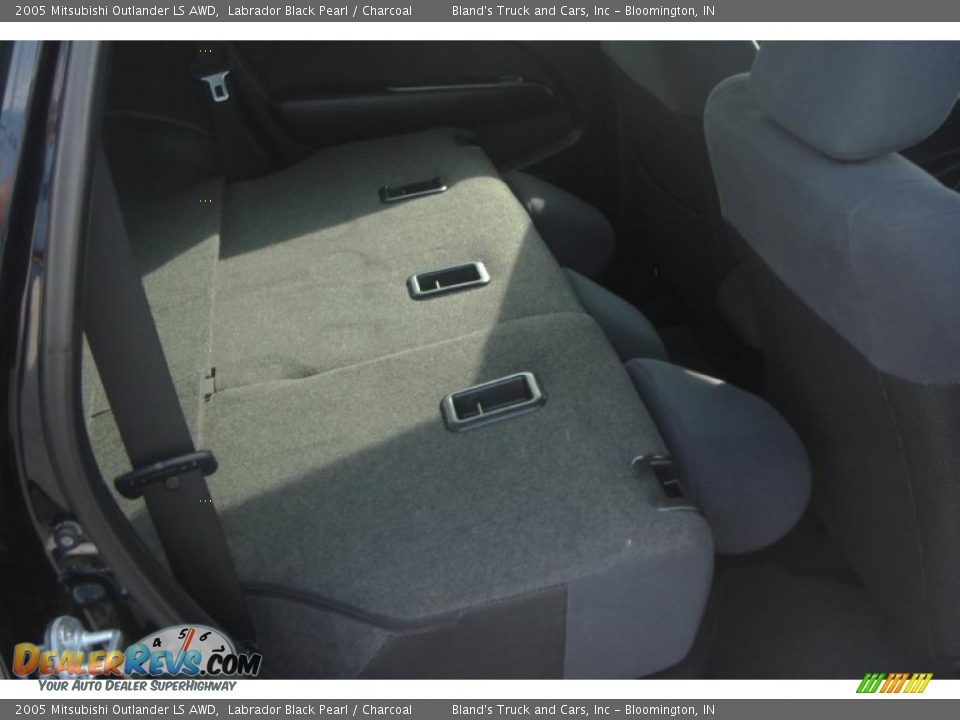 2005 Mitsubishi Outlander LS AWD Labrador Black Pearl / Charcoal Photo #34