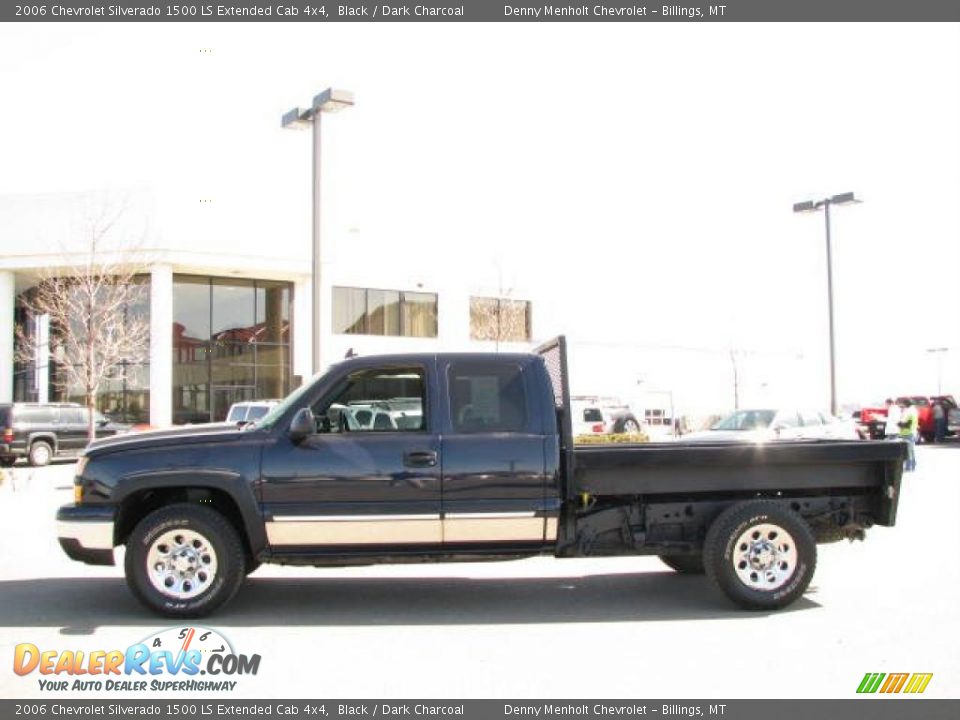 2006 Chevrolet Silverado 1500 LS Extended Cab 4x4 Black / Dark Charcoal Photo #1