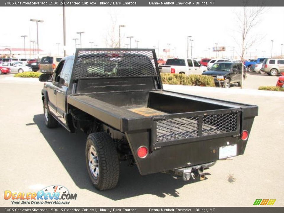 2006 Chevrolet Silverado 1500 LS Extended Cab 4x4 Black / Dark Charcoal Photo #3