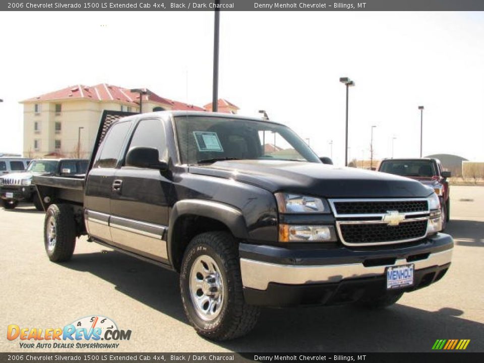2006 Chevrolet Silverado 1500 LS Extended Cab 4x4 Black / Dark Charcoal Photo #8