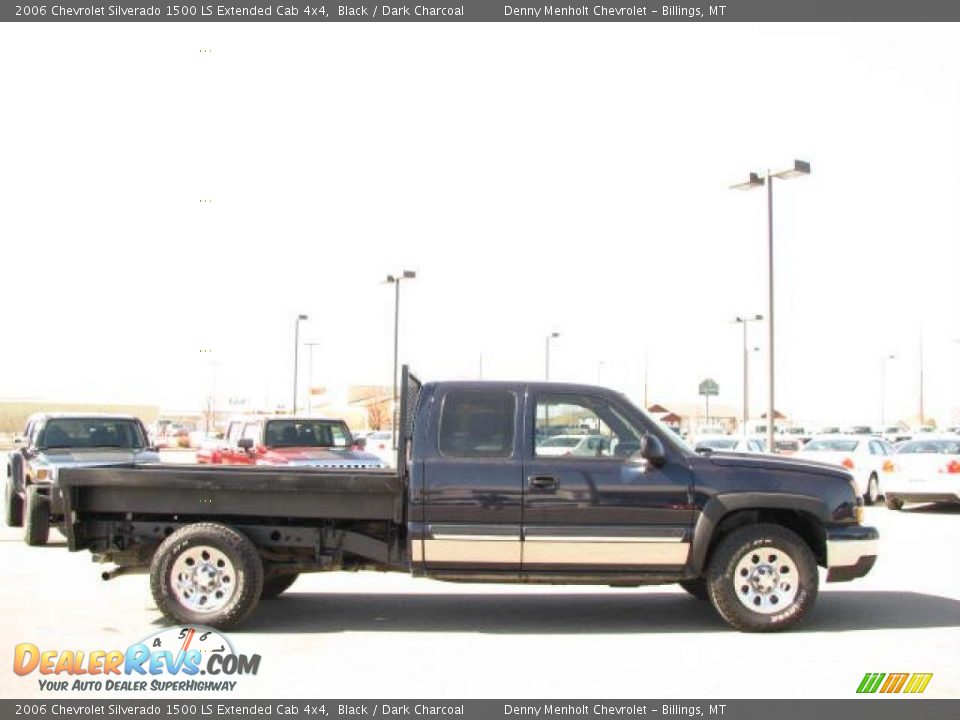 2006 Chevrolet Silverado 1500 LS Extended Cab 4x4 Black / Dark Charcoal Photo #9