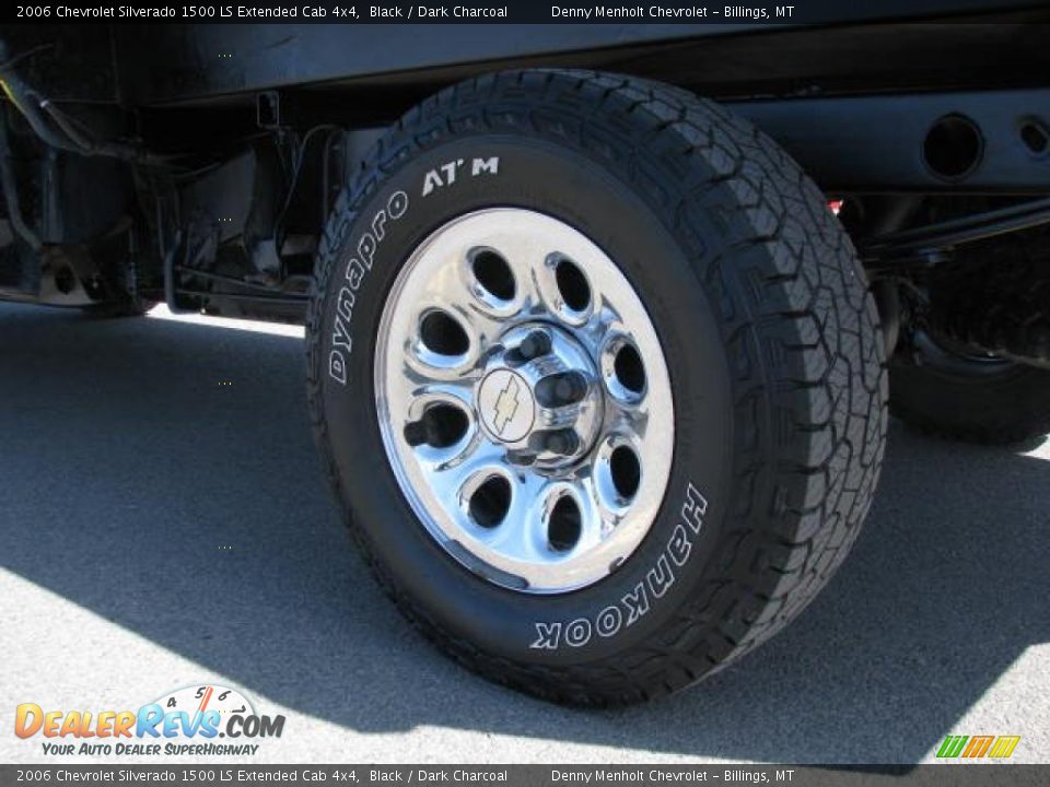 2006 Chevrolet Silverado 1500 LS Extended Cab 4x4 Black / Dark Charcoal Photo #11