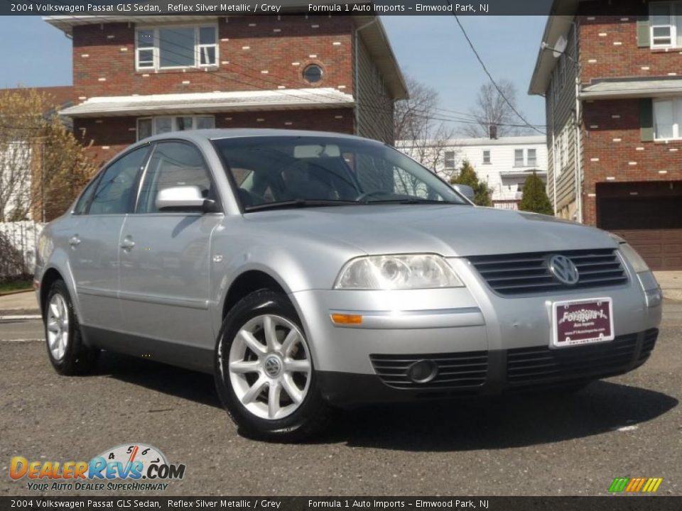 2004 Volkswagen Passat GLS Sedan Reflex Silver Metallic / Grey Photo #1