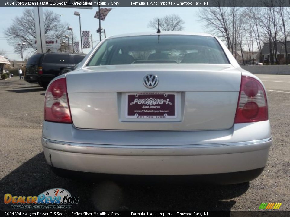 2004 Volkswagen Passat GLS Sedan Reflex Silver Metallic / Grey Photo #8