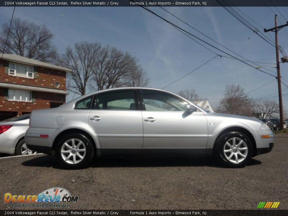 2004 Volkswagen Passat GLS Sedan Reflex Silver Metallic / Grey Photo #9