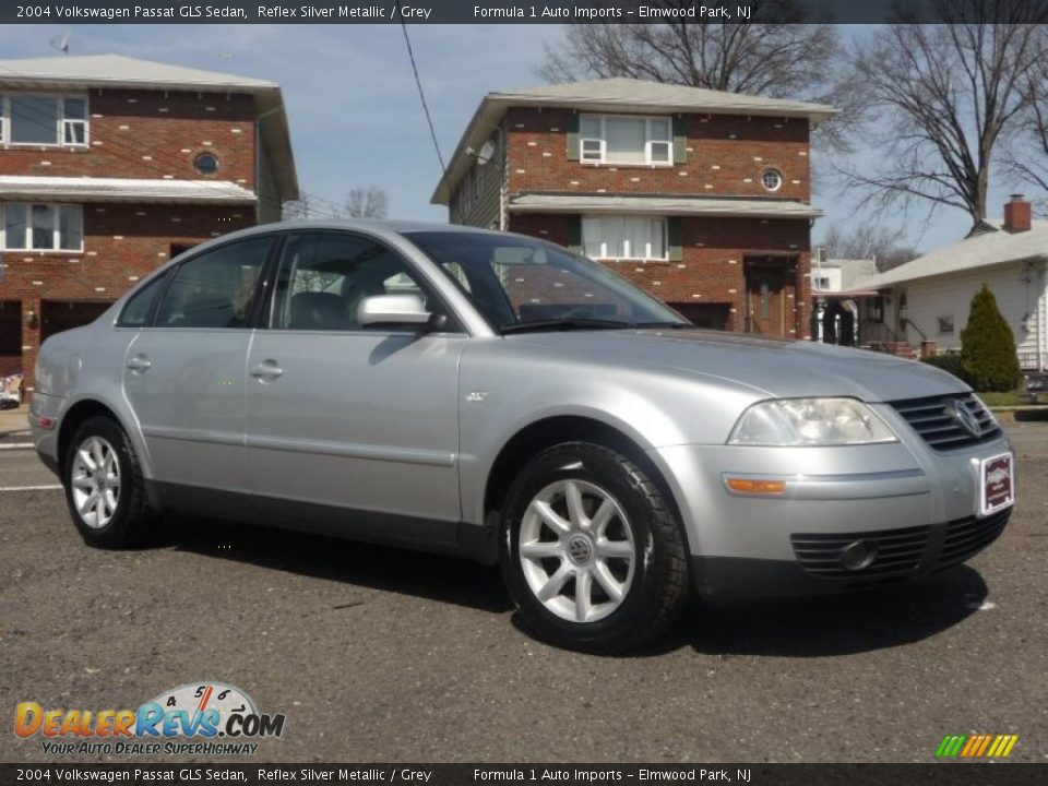 2004 Volkswagen Passat GLS Sedan Reflex Silver Metallic / Grey Photo #10