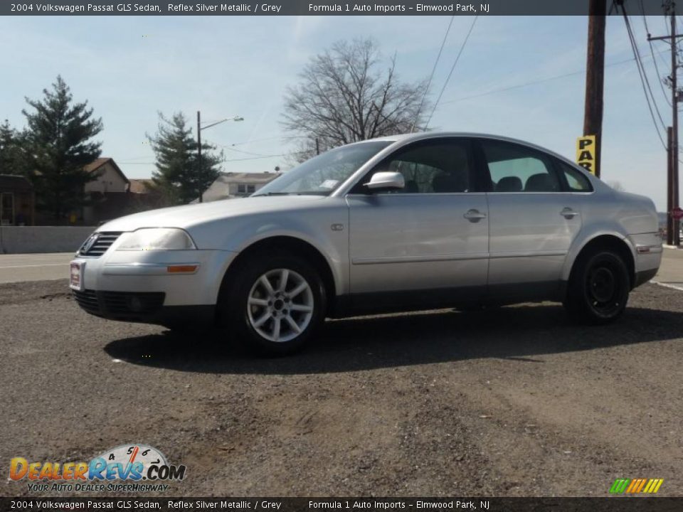 2004 Volkswagen Passat GLS Sedan Reflex Silver Metallic / Grey Photo #11