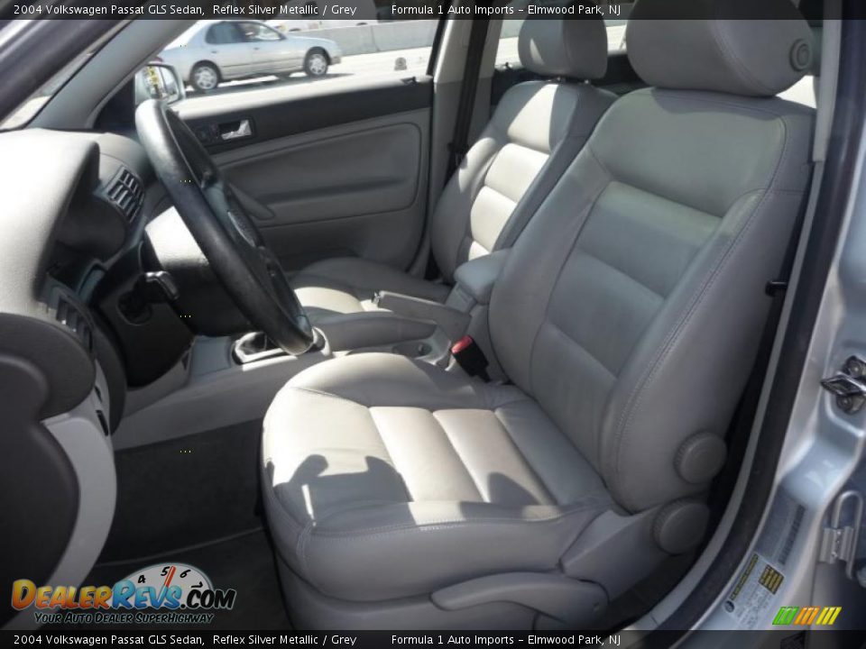 2004 Volkswagen Passat GLS Sedan Reflex Silver Metallic / Grey Photo #14