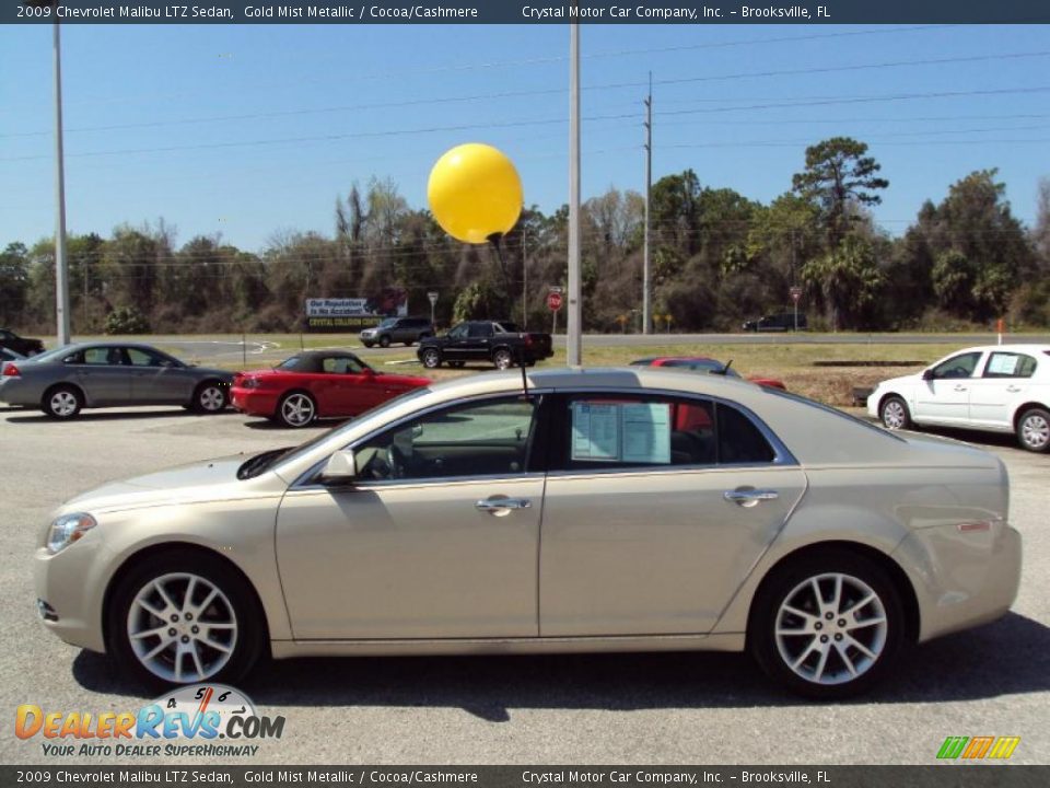2009 Chevrolet Malibu LTZ Sedan Gold Mist Metallic / Cocoa/Cashmere Photo #2