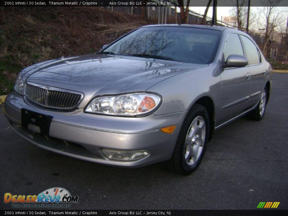 2001 Infiniti I 30 Sedan Titanium Metallic / Graphite Photo #2
