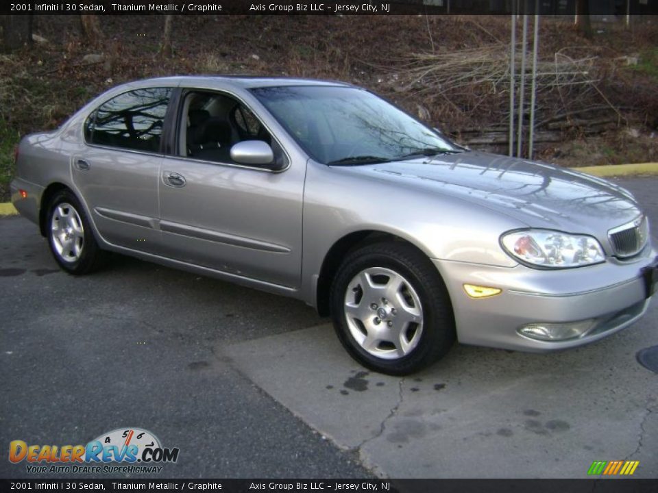 2001 Infiniti I 30 Sedan Titanium Metallic / Graphite Photo #4