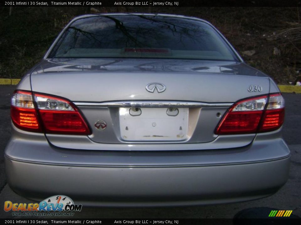 2001 Infiniti I 30 Sedan Titanium Metallic / Graphite Photo #5