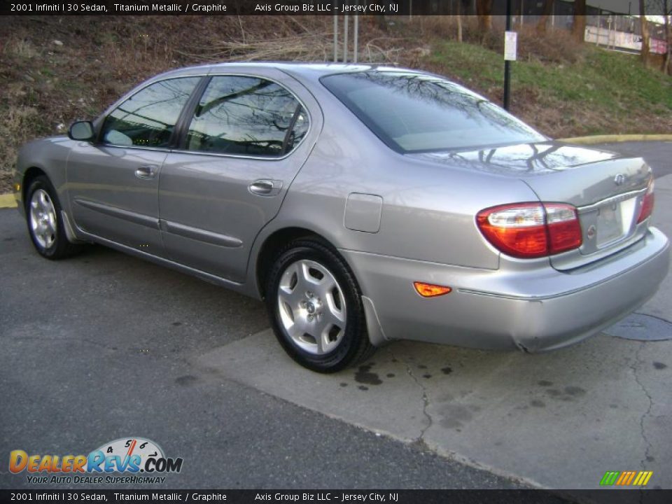 2001 Infiniti I 30 Sedan Titanium Metallic / Graphite Photo #6