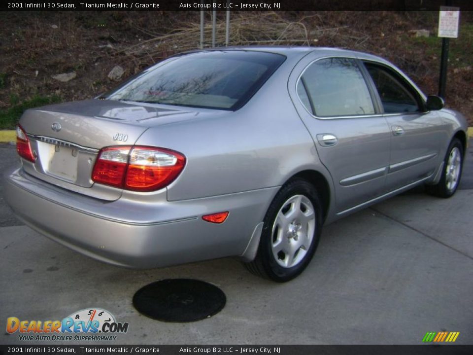 2001 Infiniti I 30 Sedan Titanium Metallic / Graphite Photo #7