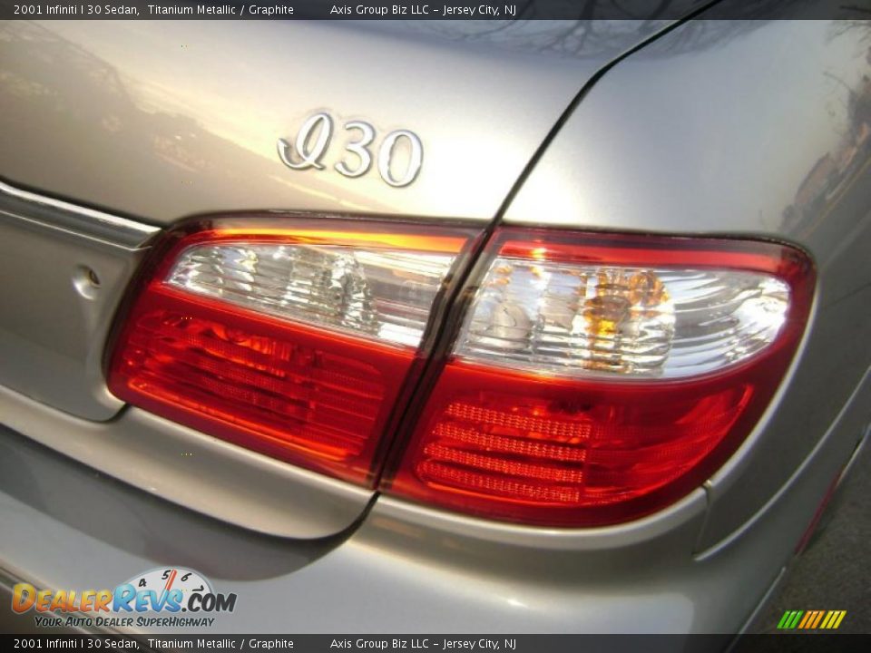 2001 Infiniti I 30 Sedan Titanium Metallic / Graphite Photo #8