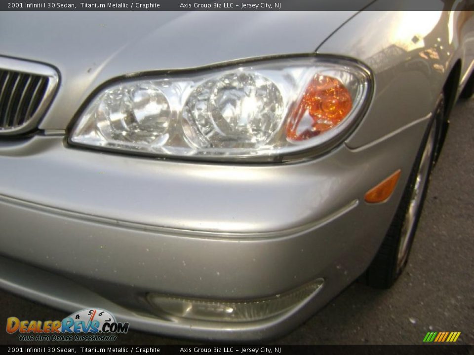2001 Infiniti I 30 Sedan Titanium Metallic / Graphite Photo #9