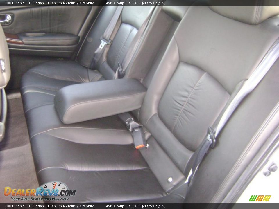 2001 Infiniti I 30 Sedan Titanium Metallic / Graphite Photo #14