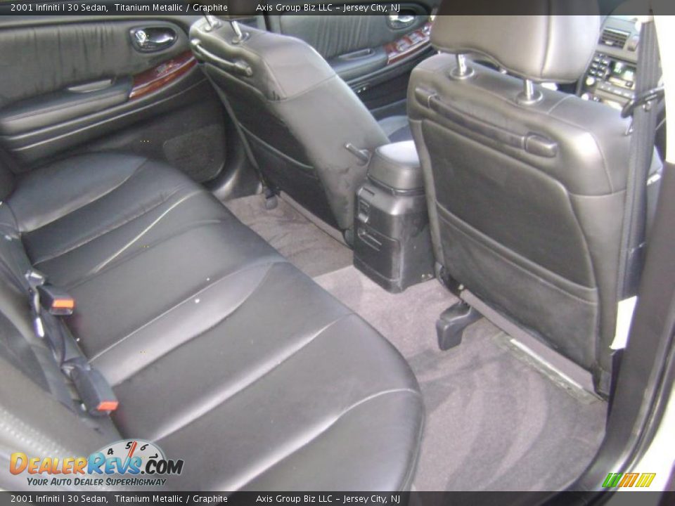 2001 Infiniti I 30 Sedan Titanium Metallic / Graphite Photo #15