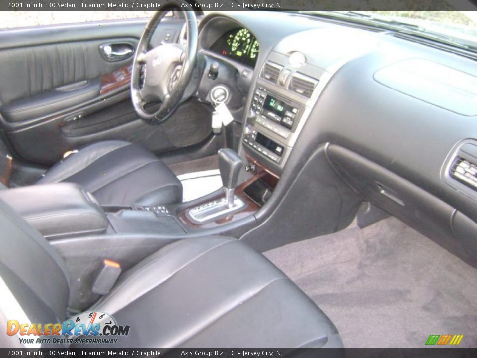 2001 Infiniti I 30 Sedan Titanium Metallic / Graphite Photo #17