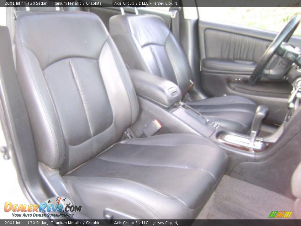 2001 Infiniti I 30 Sedan Titanium Metallic / Graphite Photo #18